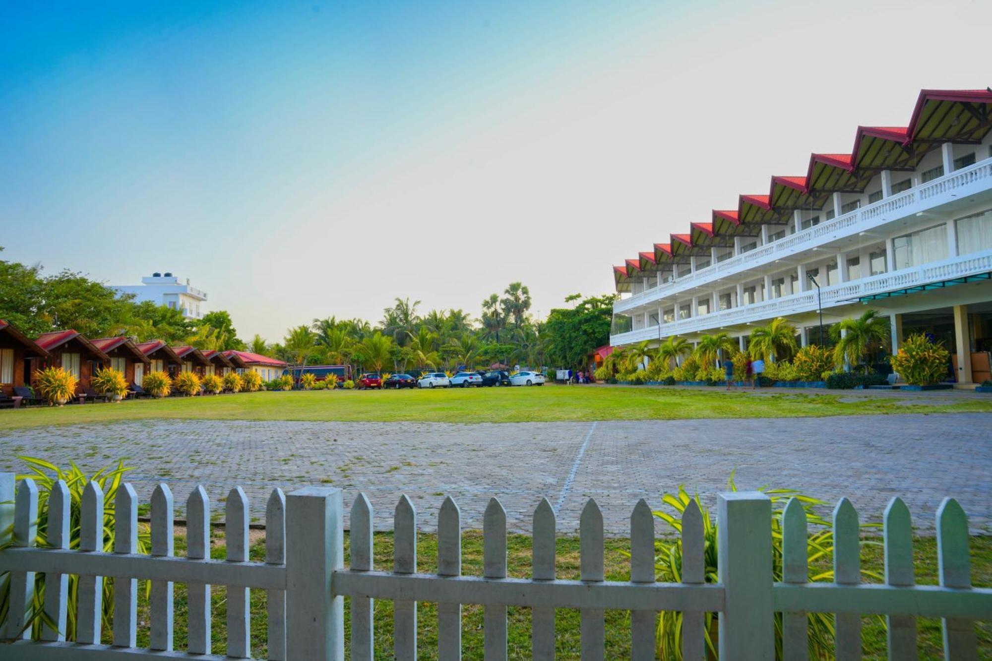 Jkab Beach Resort Trincomalee Εξωτερικό φωτογραφία